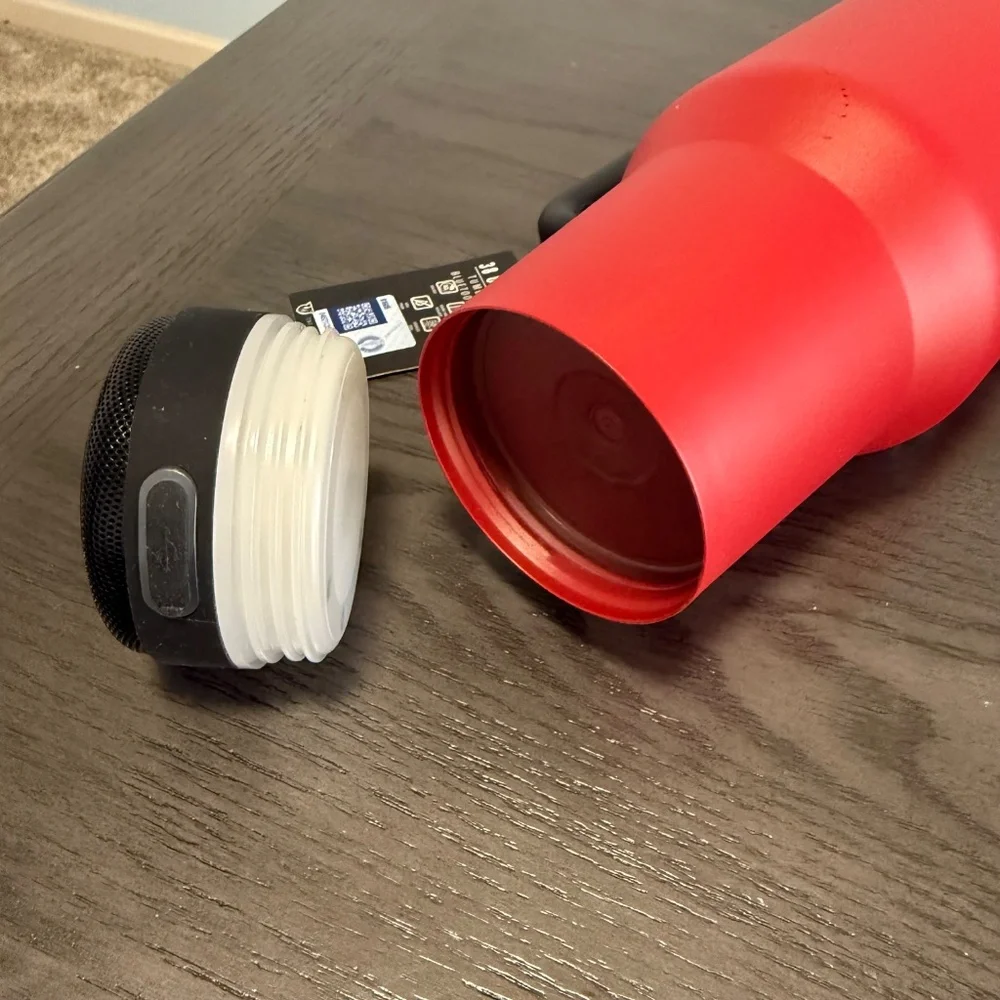 NCAA University Of Georgia UGA Bulldogs Huge 38 Oz Tumbler w/Bluetooth Speaker‎